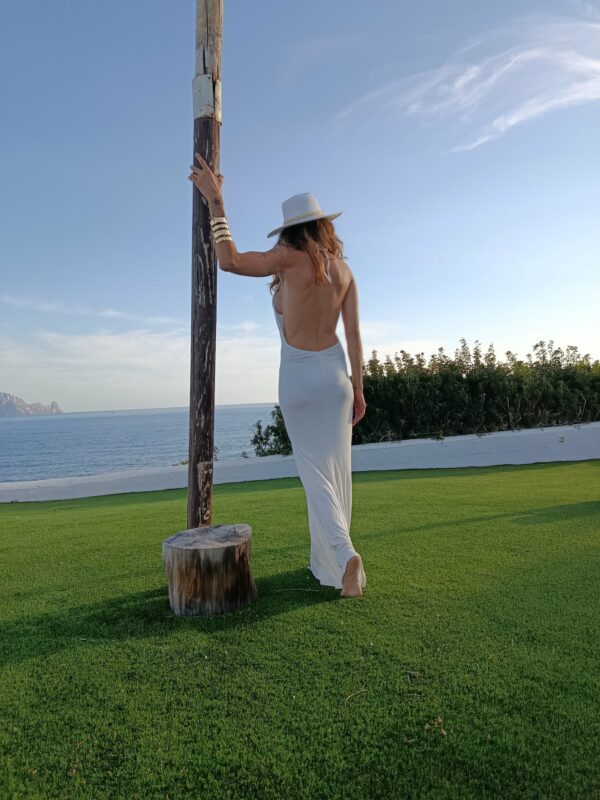 AMANDA WHITE - Image 6