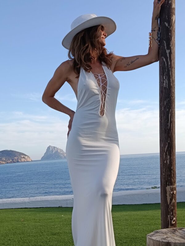 AMANDA WHITE - Image 5